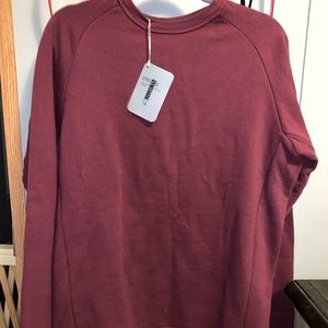 Women’s gym shark pullover